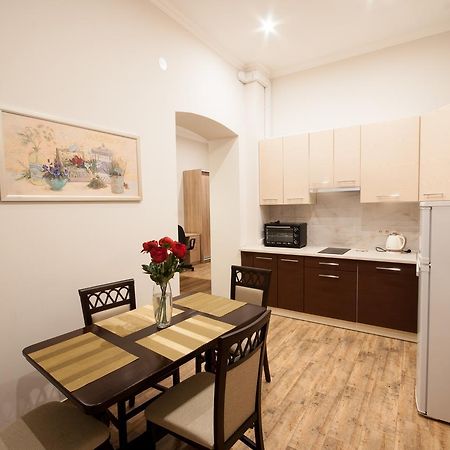 Wonderful Flat On City Center Ужгород Экстерьер фото